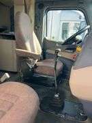 2015 Peterbilt 579 showing 453,390 mi, 22,671 hrs - runs