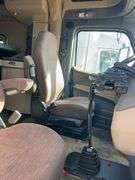 2015 Peterbilt 579 showing 416,100 mi, 22,250 hrs - runs