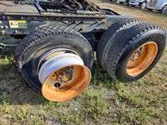 2012 Mack CHU613 showing 33,805 mi, 13,042 hrs -