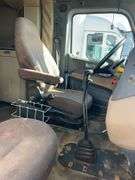 2015 Peterbilt 579 showing 370,184 mi, 14,618 hrs - runs