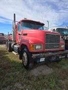 2008 Mack CHU613 showing 63,696 mi, 14,524 hrs - doesn't run