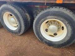 2010 Volvo VN showing 175,079 mi, hrs unknown - doesn't run