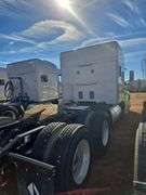 2015 Peterbilt 579 showing 416,100 mi, 22,250 hrs - runs