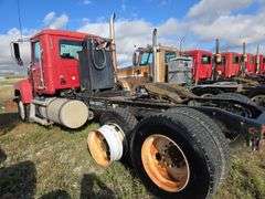 2012 Mack CHU613 showing 33,805 mi, 13,042 hrs -