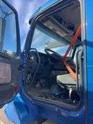 2010 Volvo VN showing 175,079 mi, hrs unknown - doesn't run