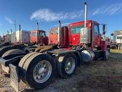 2011 Mack CHU613 showing 558,544 mi, 16,894 hrs- runs