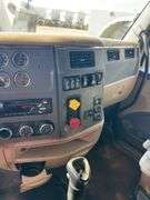 2015 Peterbilt 579 showing 500,775 mi, 26,318 hrs - doesn't run