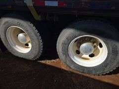 2010 Volvo VN showing 175,079 mi, hrs unknown - doesn't run