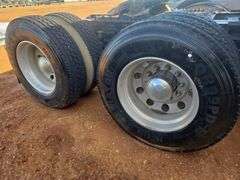 2015 Peterbilt 579 showing 500,775 mi, 26,318 hrs - doesn't run