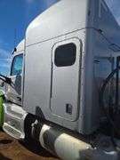 2015 Peterbilt 579 showing 370,184 mi, 14,618 hrs - runs