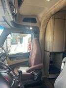 2015 Peterbilt 579 507,402 mi, hrs unknown- doesn't run