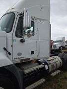 2013 Mack CXU613 showing 359,326 mi, 8,691 hrs - runs