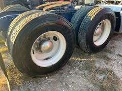 2014 Mack CXU613 showing 665,241, 14,352 hrs- runs