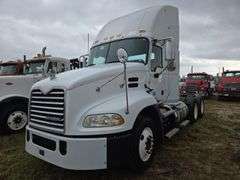 2013 Mack CXU613 showing 359,326 mi, 8,691 hrs - runs