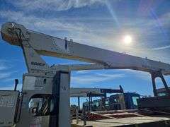 2019 Peterbilt PB348 showing 18,201 mi, 5,443 hrs - runs