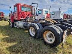 2012 Mack CHU613 showing 88,859 mi, 12,352 hrs - doesn't run