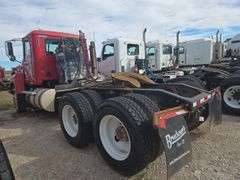 2015 Mack CHU613 showing 43,870 mi, 6,916 hrs - runs