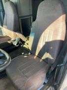 2015 Peterbilt 579 showing 424,747 mi, 22,986 hrs - runs