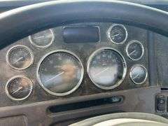 2015 Peterbilt 389 showing 20,400 mi, hrs unknown - doesn't run