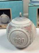 1990 LLADRO BELL AND ORNAMENT