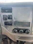 2015 Peterbilt 567 showing 31,476 mi, 7,804 hrs - runs