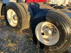 2014 Mack CXU613 showing 665,241, 14,352 hrs- runs