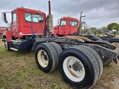 2008 Mack CHU613 showing 42,924 mi, 9,374 hrs- runs