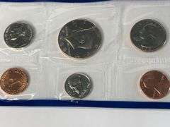 (2) 1988 and 1989 Uncirculated Mint Set