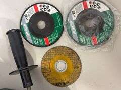 Hitachi G12SR3 electric disc grinder w/ case