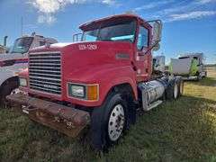 2012 Mack CHU613 showing 88,859 mi, 12,352 hrs - doesn't run