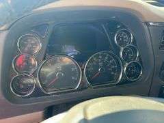 2015 Peterbilt 579 showing 424,747 mi, 22,986 hrs - runs