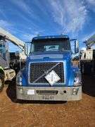 2010 Volvo VN showing 175,079 mi, hrs unknown - doesn't run