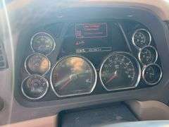 2015 Peterbilt 579 showing 453,390 mi, 22,671 hrs - runs