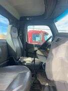 2015 Peterbilt 567 showing 31,476 mi, 7,804 hrs - runs