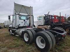 2013 Mack CXU613 showing 359,326 mi, 8,691 hrs - runs