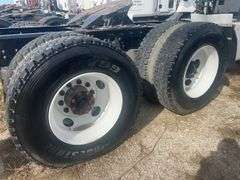 2018 Kenworth T880 showing 13,663 mi, 5,470 hrs - runs