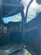2015 Peterbilt 579 showing 500,775 mi, 26,318 hrs - doesn't run