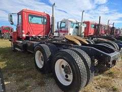 2007 Mack CHN613 showing 57,568 mi, 15,558 hrs - runs