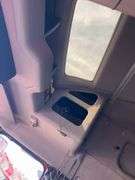 2003 Volvo showing 862,463 & 82,463 mi, 3,909 hrs - doesn't run