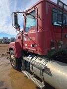 2012 Mack CHU613 showing 39,668 mi, 4,939 hrs - runs