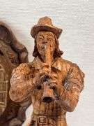 PIED PIPER OF HAMELIN CARVED FIGURINE AND PLATE.  GERMAN ORIGIN