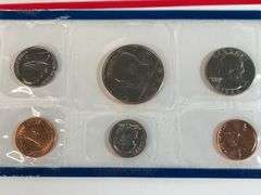 (2) 1984, 1985 Uncirculated Mint Sets