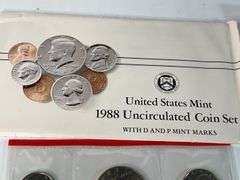 (2) 1988 and 1989 Uncirculated Mint Set