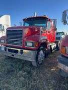2011 Mack CHU613 showing 558,544 mi, 16,894 hrs- runs