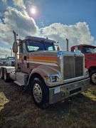 2015 International 9900 showing 218,605 mi, 6,078 hrs- runs