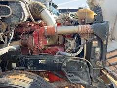 2015 Peterbilt 579 showing 424,747 mi, 22,986 hrs - runs