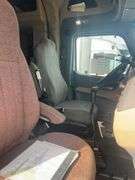 2015 Peterbilt 579 507,402 mi, hrs unknown- doesn't run