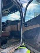 2015 Peterbilt 579 showing 416,100 mi, 22,250 hrs - runs