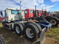 2014 Mack CHU613 showing 498,610 mi, 11,275 hrs - runs