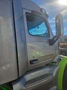 2015 Peterbilt 579 showing 370,184 mi, 14,618 hrs - runs